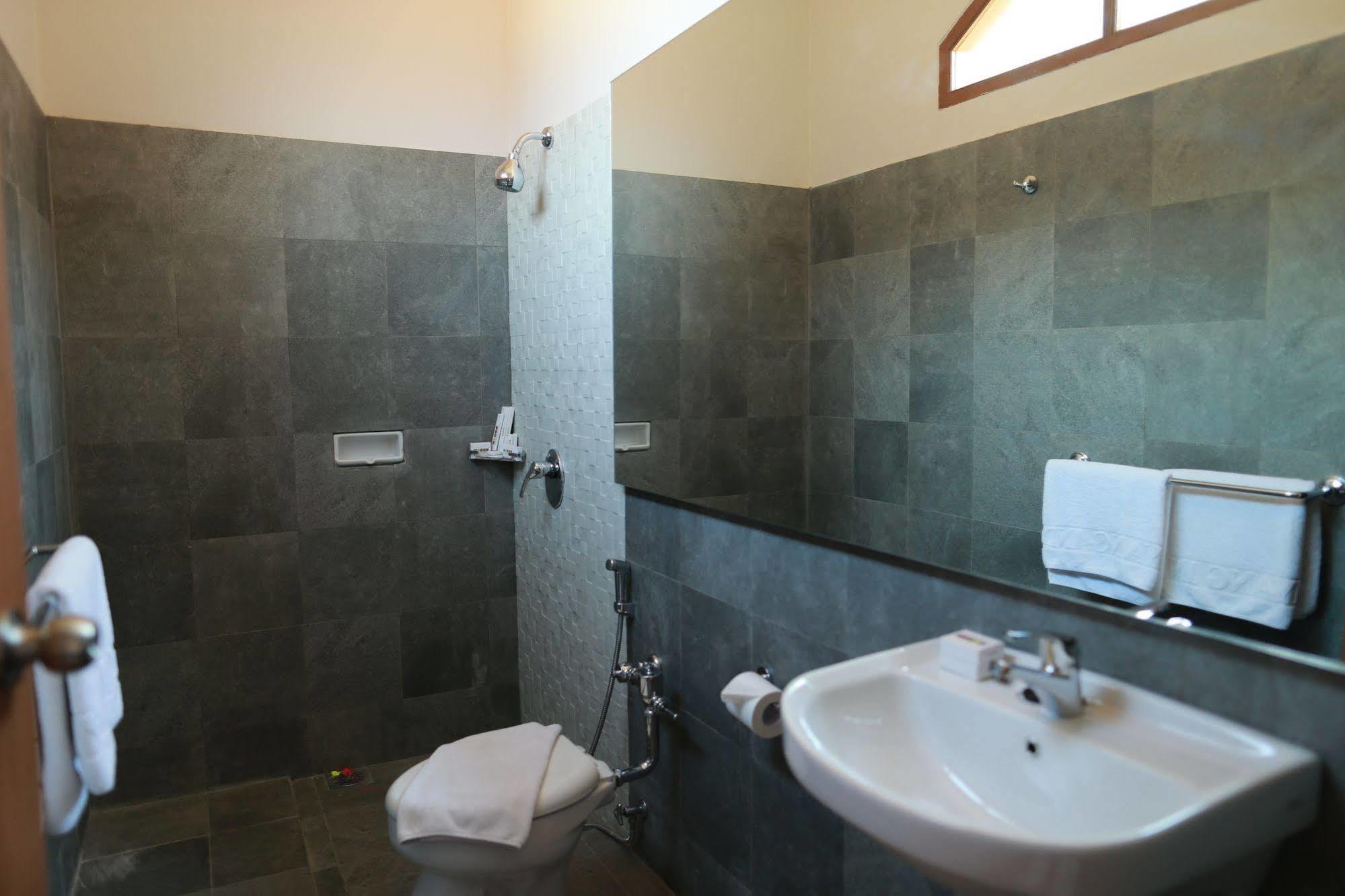 Sanghyang Indah Spa Resort Аниър Екстериор снимка